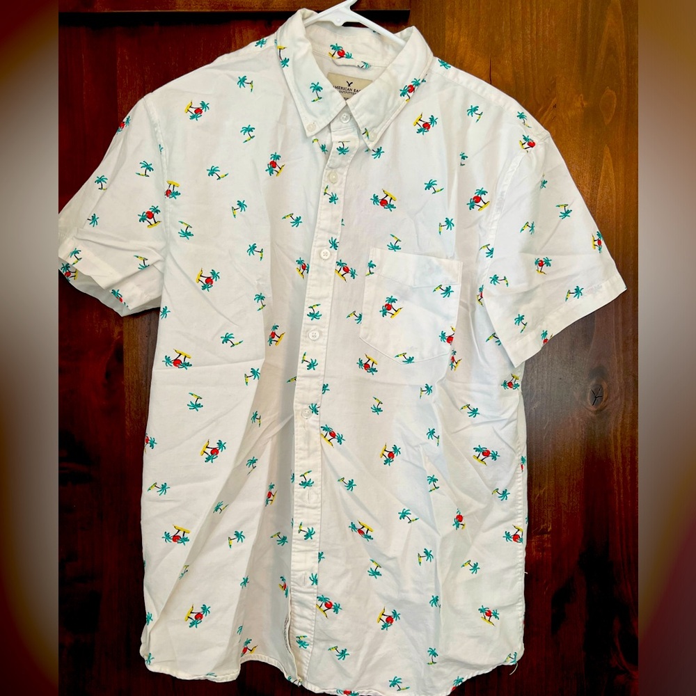 American Eagle button down short sleeve with palm trees